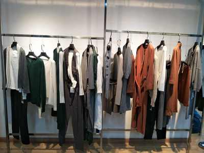 服裝專業人士解讀 什么叫品牌折扣女裝尾貨分份？