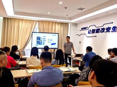 源拓?cái)y寬溫工業(yè)級(jí)交換機(jī)與湖南分銷商進(jìn)行技術(shù)交流